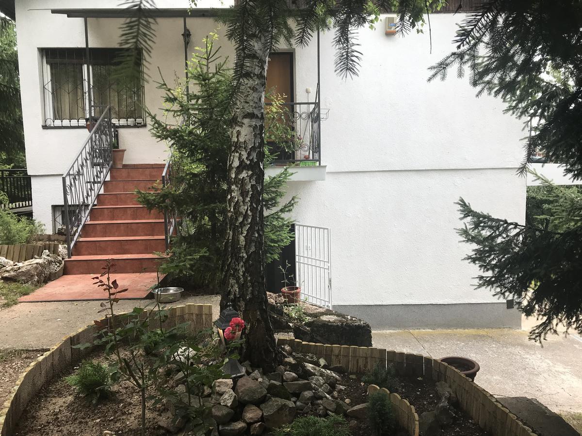 Apartment Hills *